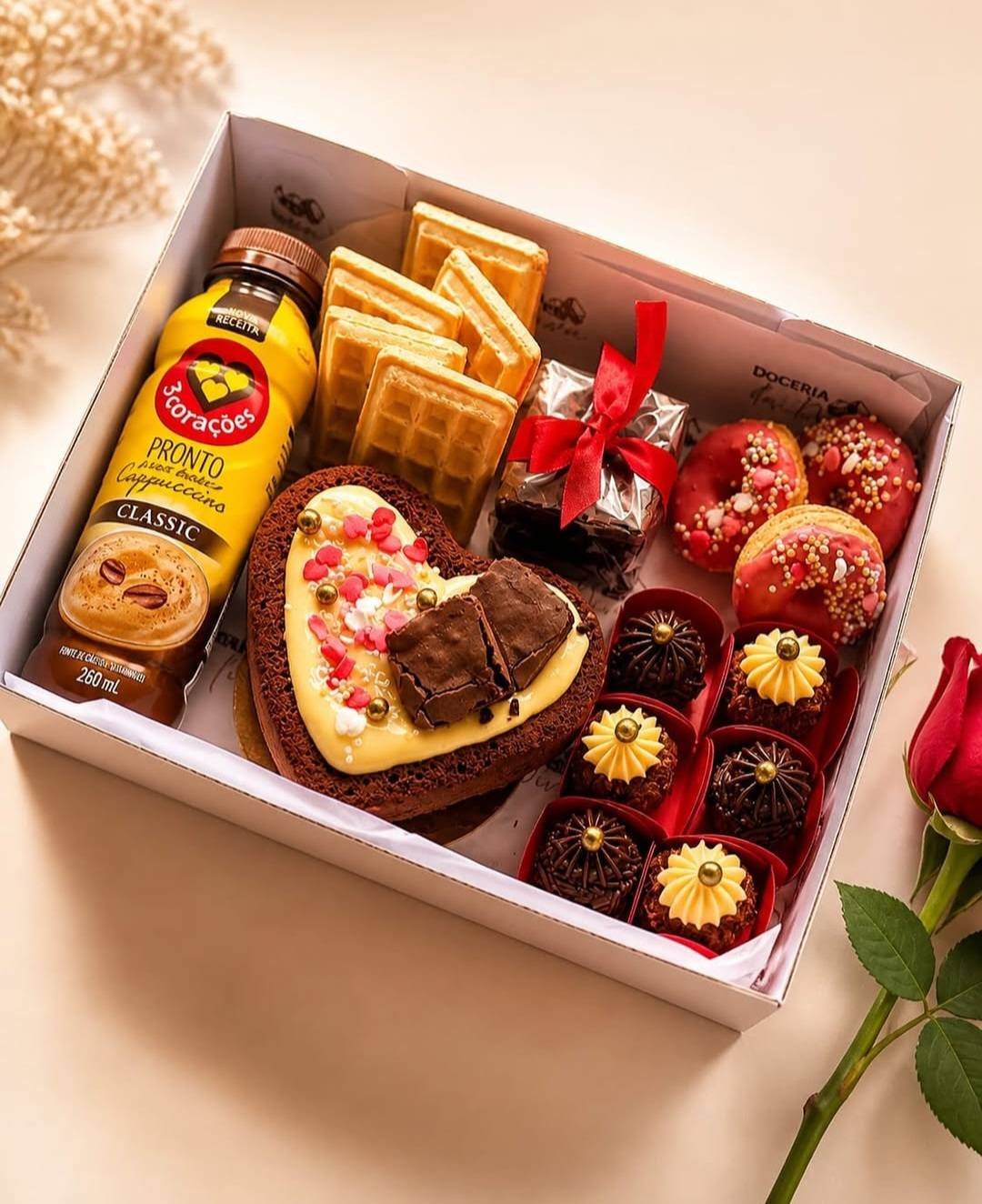Caixa presente com doces da Doceria da Piva